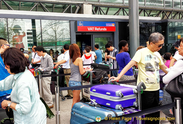 VAT-Refund-Queue-Outside