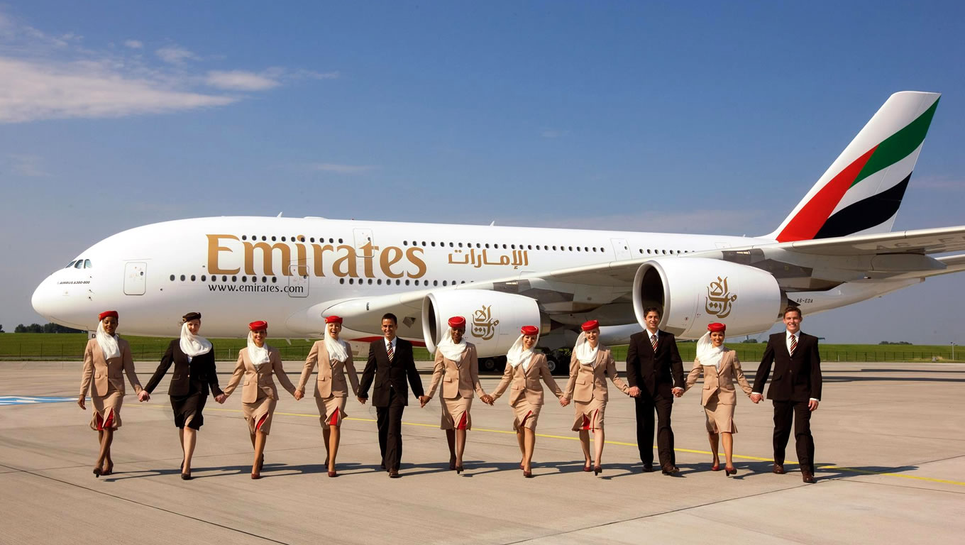emirates-cabin-crew-uniform-as-global-brand-identity