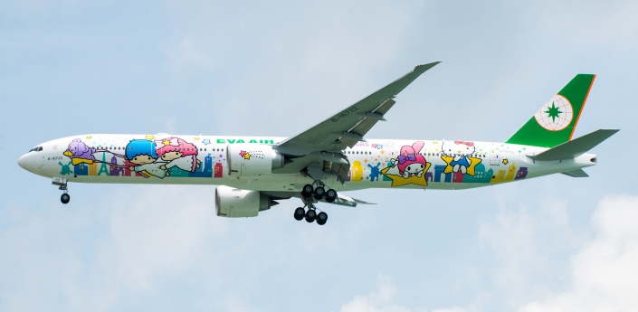 777-hello-kitty-jets-star_tcm33-19892