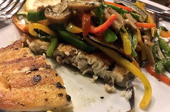 Pacú con hogos y verduras grilladas pacu-hongos-grillados